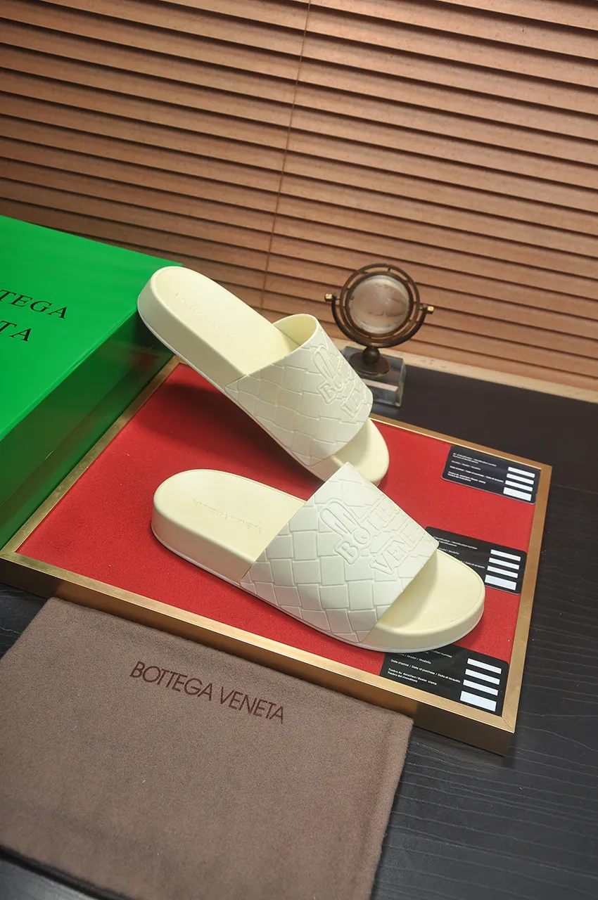 Men's shoes 💰260💶 [Botteg Venetta (BV)] (Slippers) Exclusive new model Official website new model The upper is made of superior top quality Delicate hand feel Luxurious texture Tailored for refined men Create a noble aura Delicate and regular Mark hand stitching Smooth lines Full sheepskin lining, comfortable to wash sweat 38-45